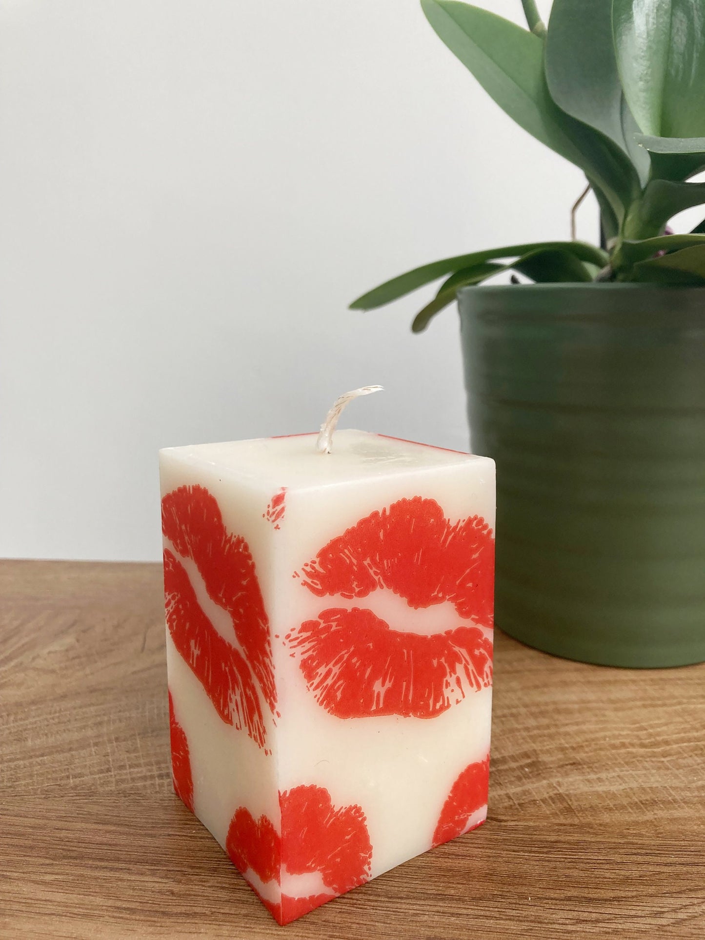 Kisses Candle