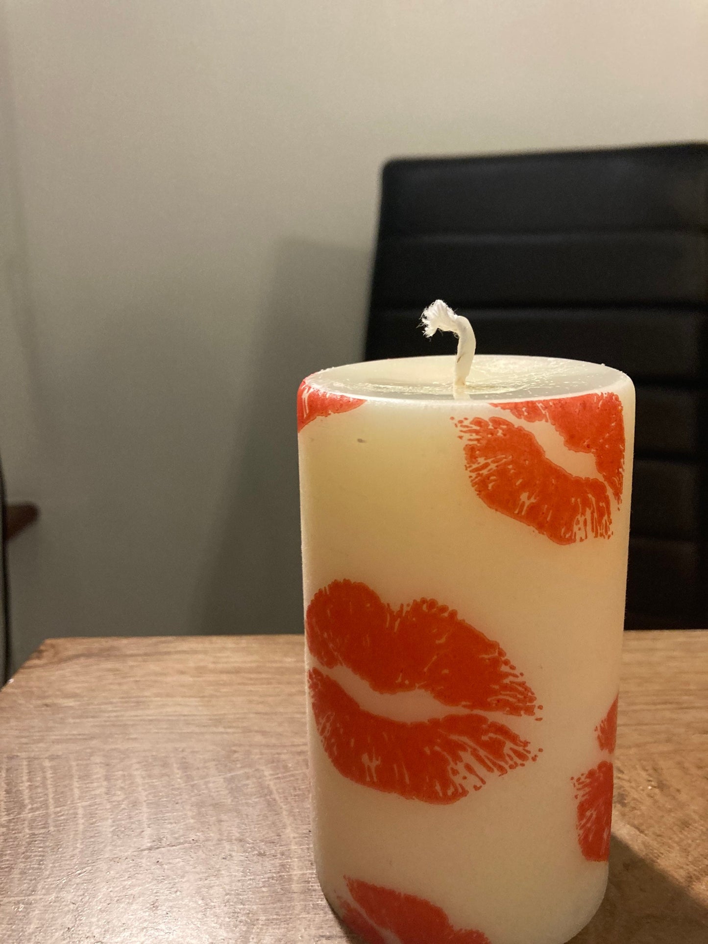 Kisses Candle