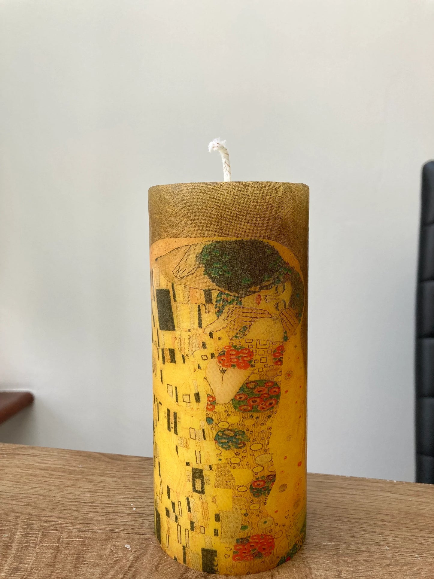 Gustav Klimt The Kiss Candle