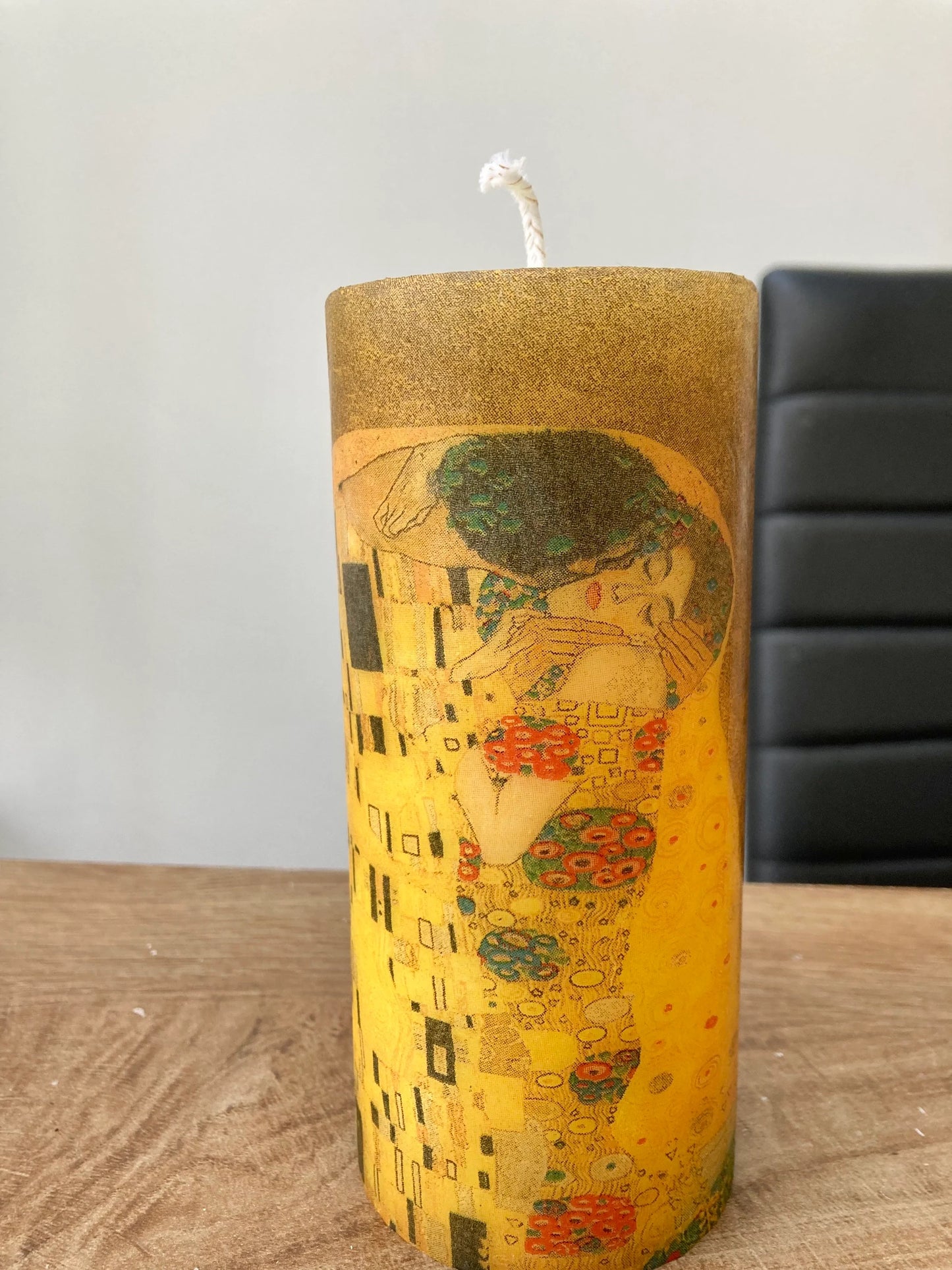 Gustav Klimt The Kiss Candle