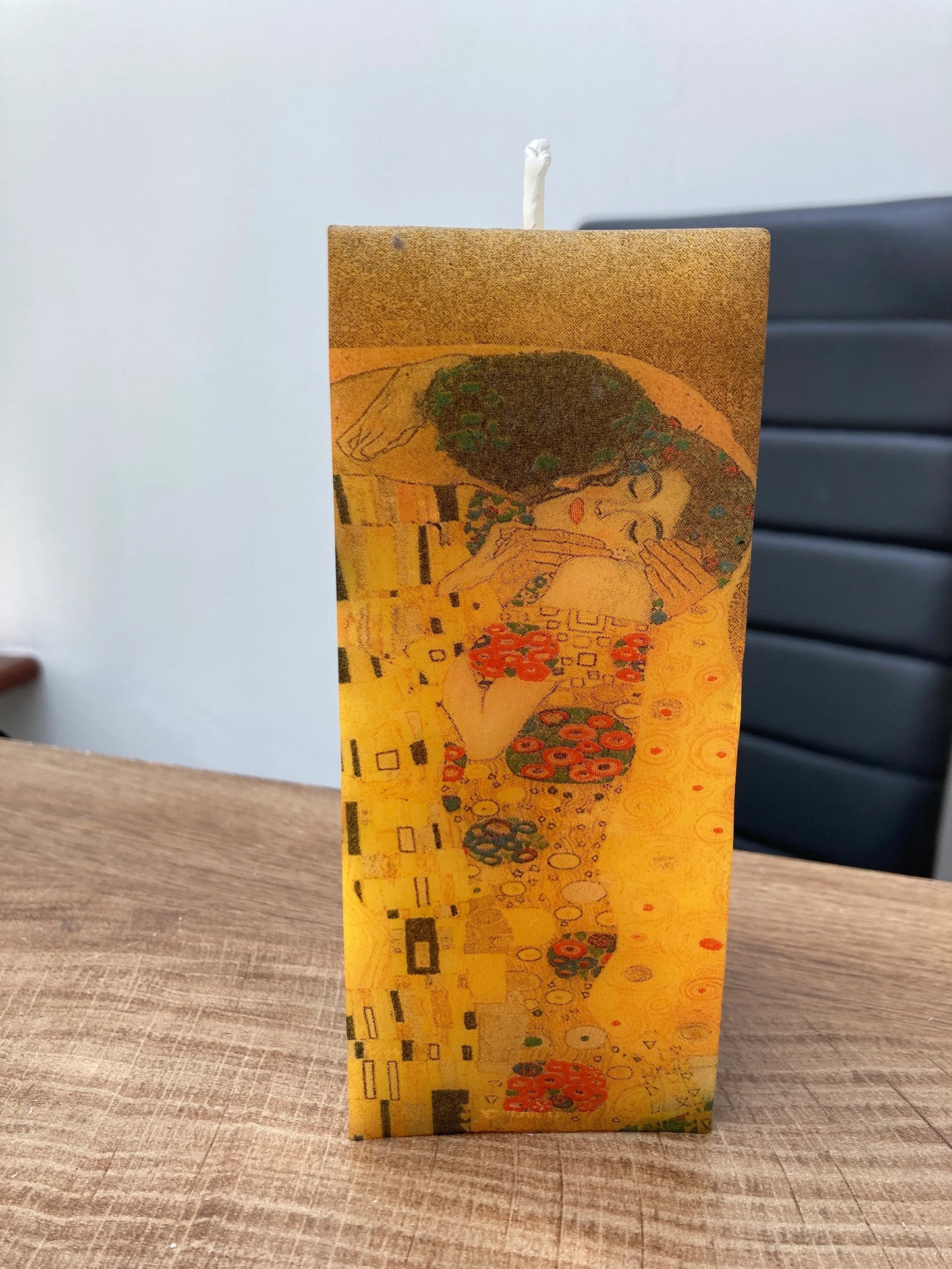 Gustav Klimt The Kiss Candle